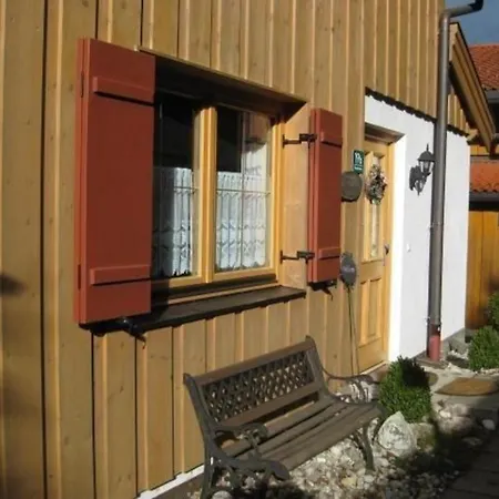 In Ruhiger Lage, Mit Balkon Und Grosser Terrasse