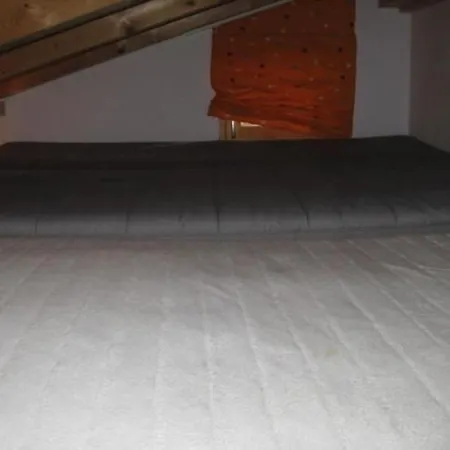 In Ruhiger Lage, Mit Balkon Und Grosser Terrasse